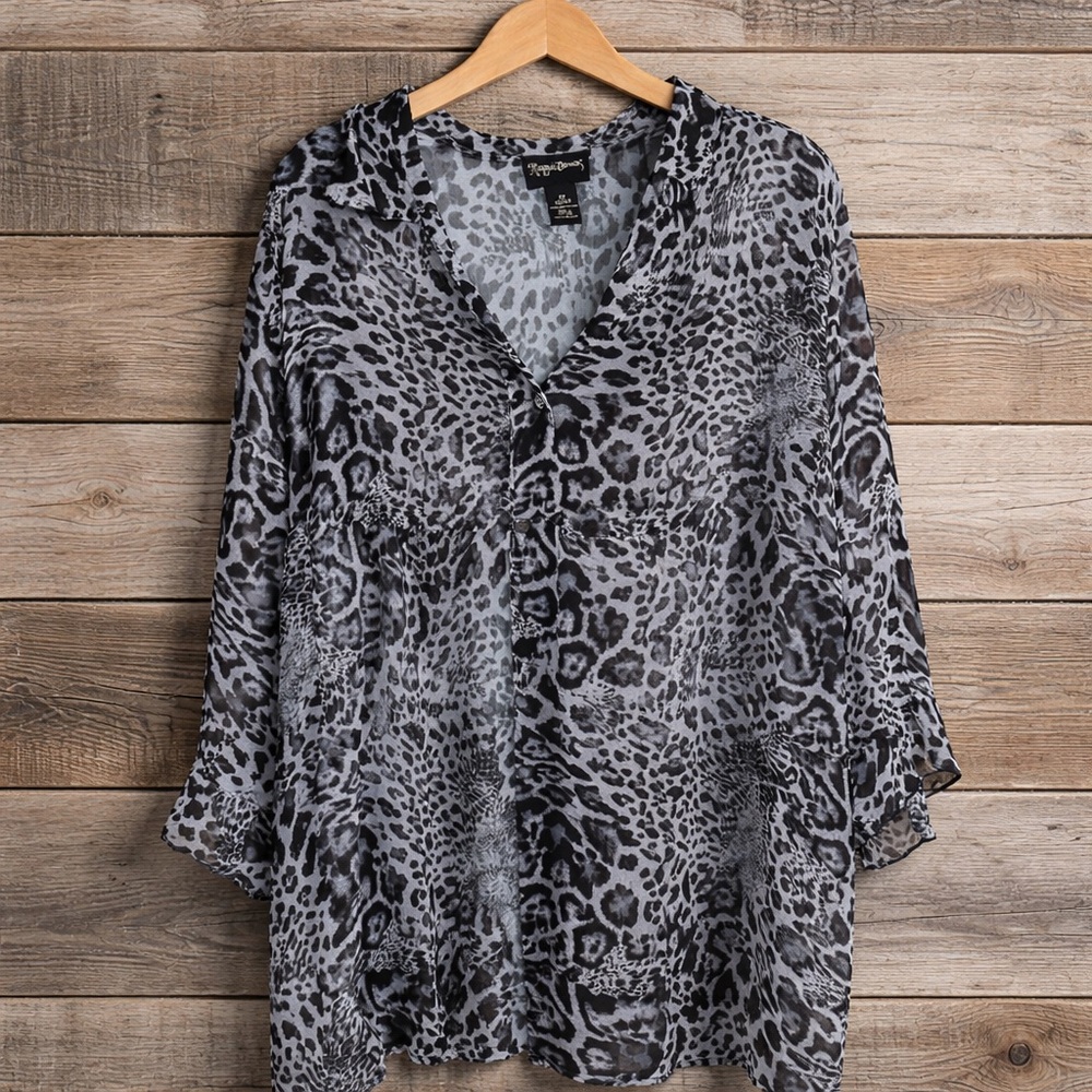 Maggie Barnes 2x 22/24 Print Button Down Polyester Blouse